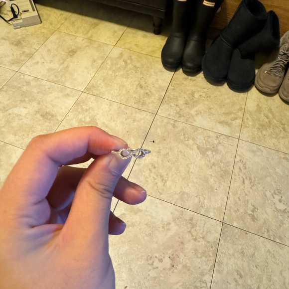 Infinity ring from Zales - Picture 1 of 5